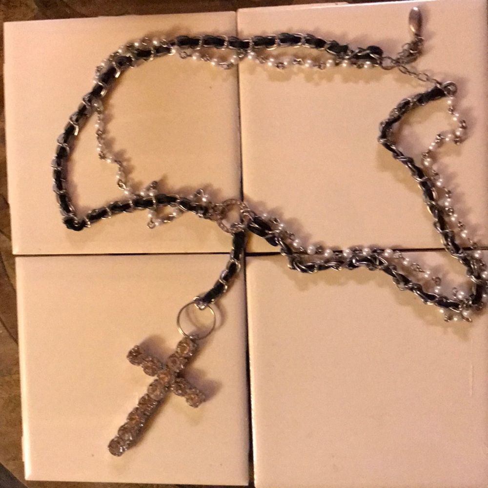 Rhinestone cross necklace silver